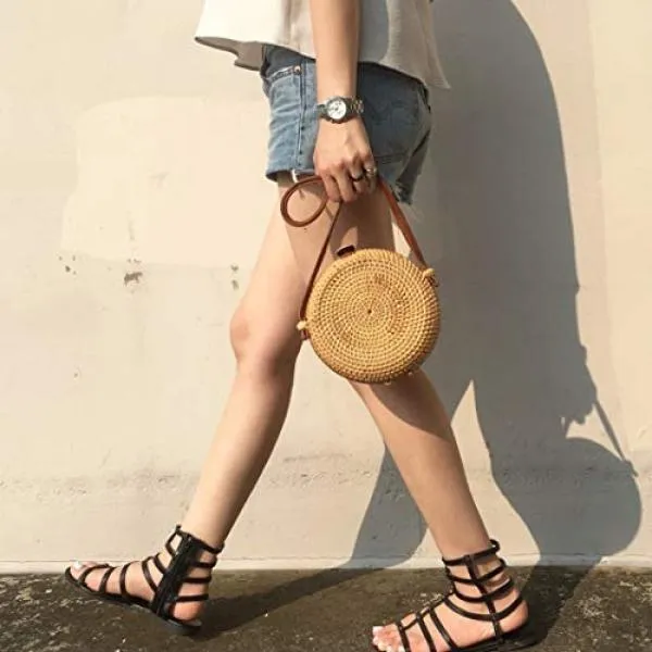 2019 Handmade Fashion Round Straw Rattan Bag with Leather Button & Strap