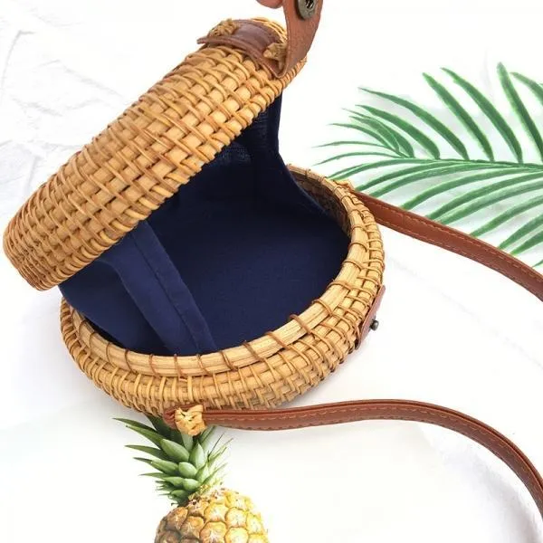 2019 Handmade Fashion Round Straw Rattan Bag with Leather Button & Strap