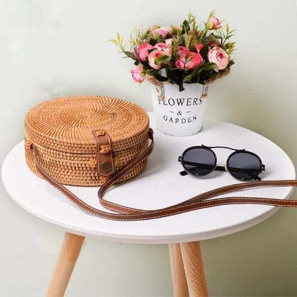 2019 Handwoven Fashion Round Rattan Crossbody Bag with Leather Straps