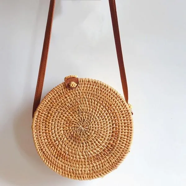 2019 Handwoven Fashion Round Rattan Crossbody Bag with Leather Straps