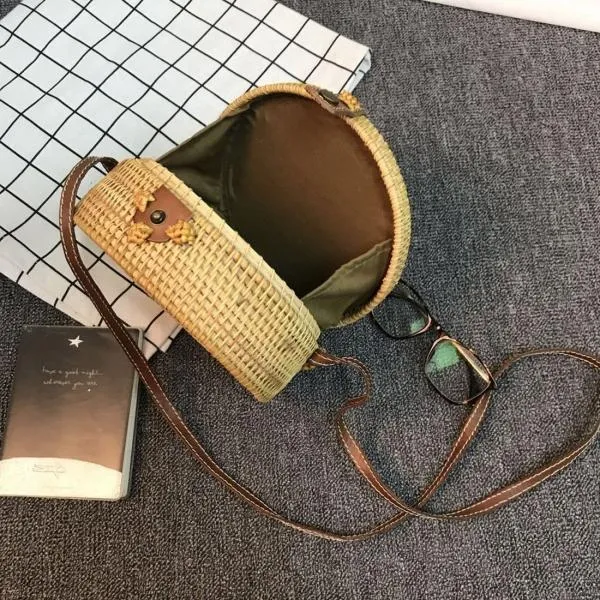 2019 Handwoven Fashion Round Rattan Crossbody Bag with Leather Straps