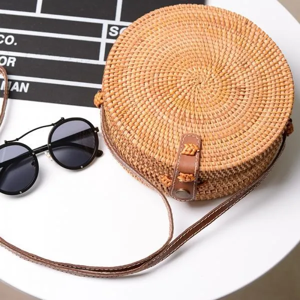 2019 Handwoven Fashion Round Rattan Crossbody Bag with Leather Straps