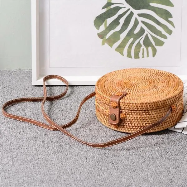 2019 Handwoven Fashion Round Rattan Crossbody Bag with Leather Straps