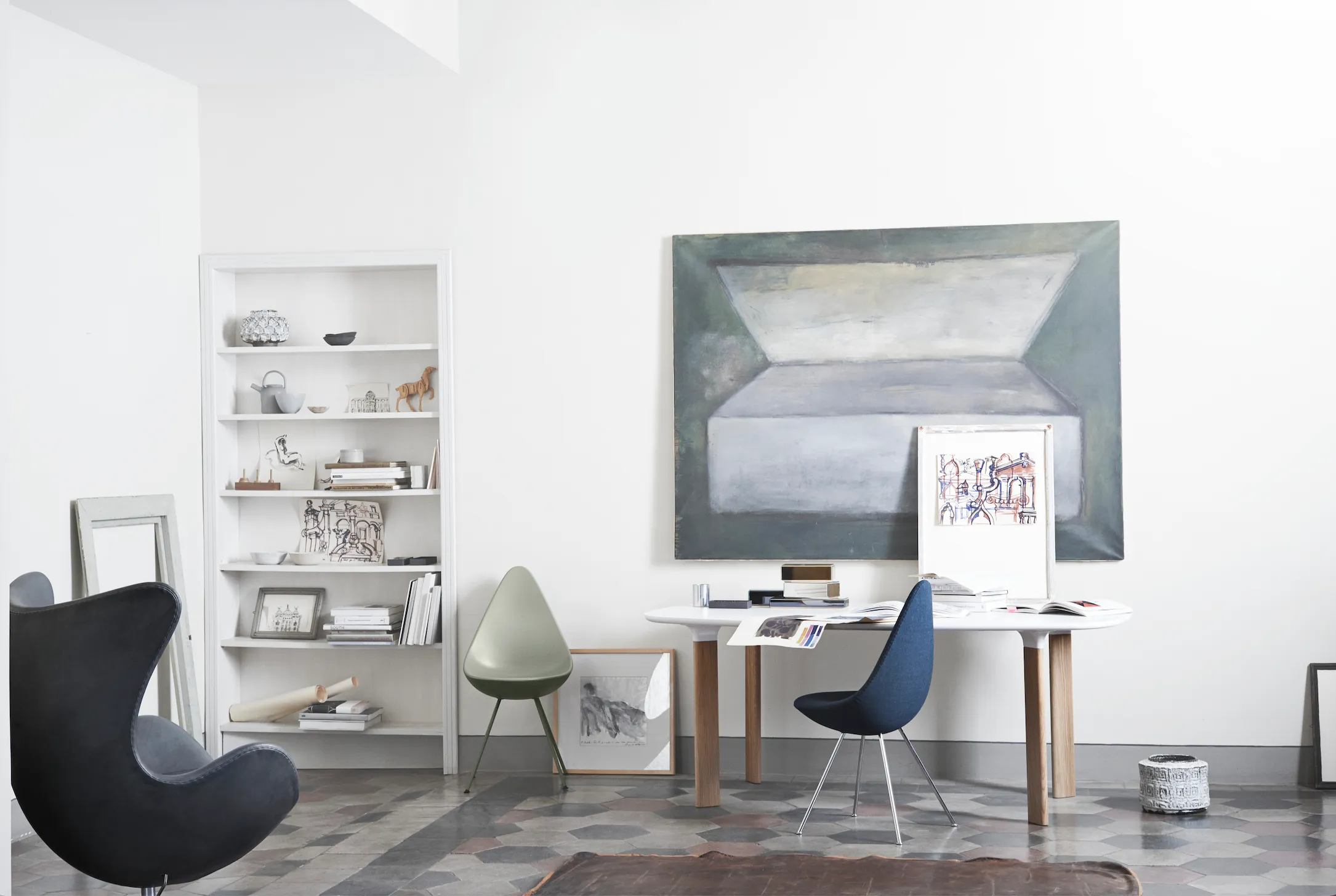 Analogue Dining table des. Jaime Hayon - White / Oak - made by Fritz Hansen