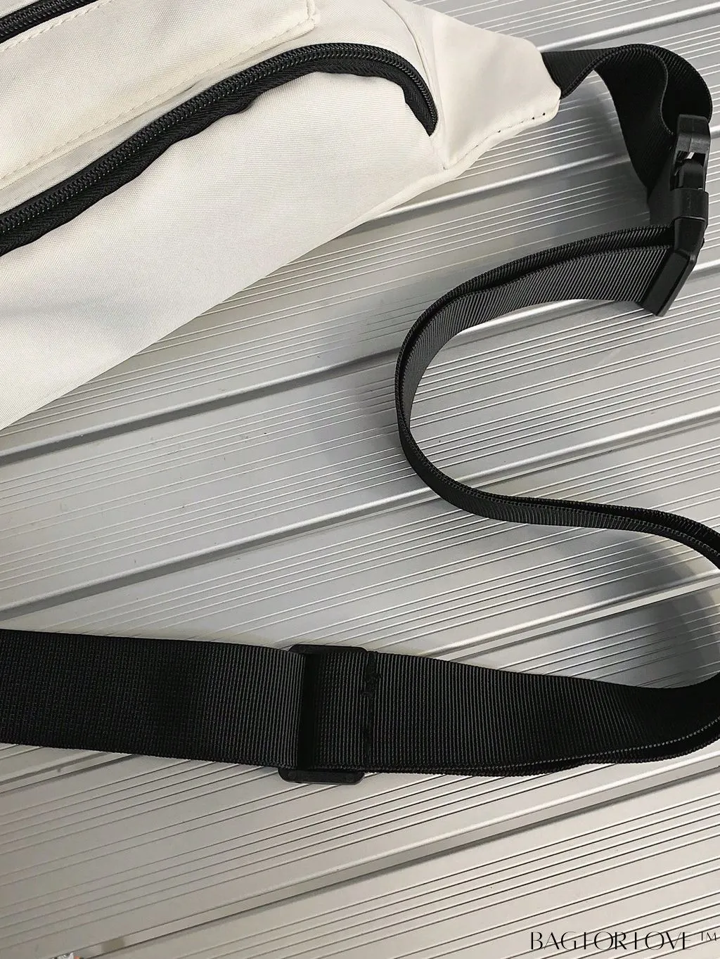 BagForLove - Premium Adjustable Strap Fanny Pack with Graphic Design and Convenient Zipper Release