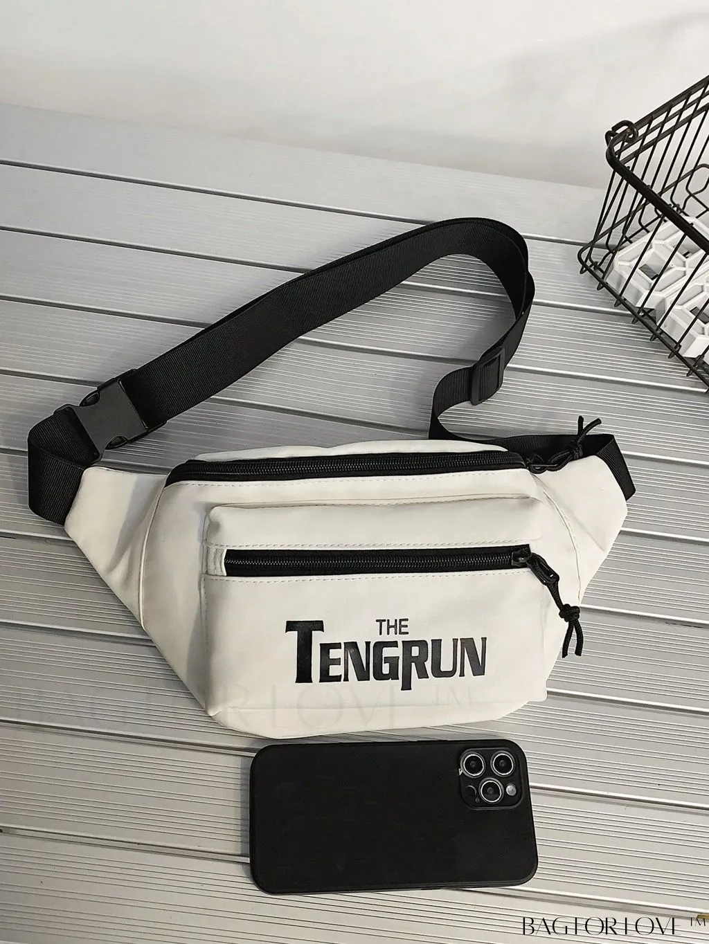 BagForLove - Premium Adjustable Strap Fanny Pack with Graphic Design and Convenient Zipper Release
