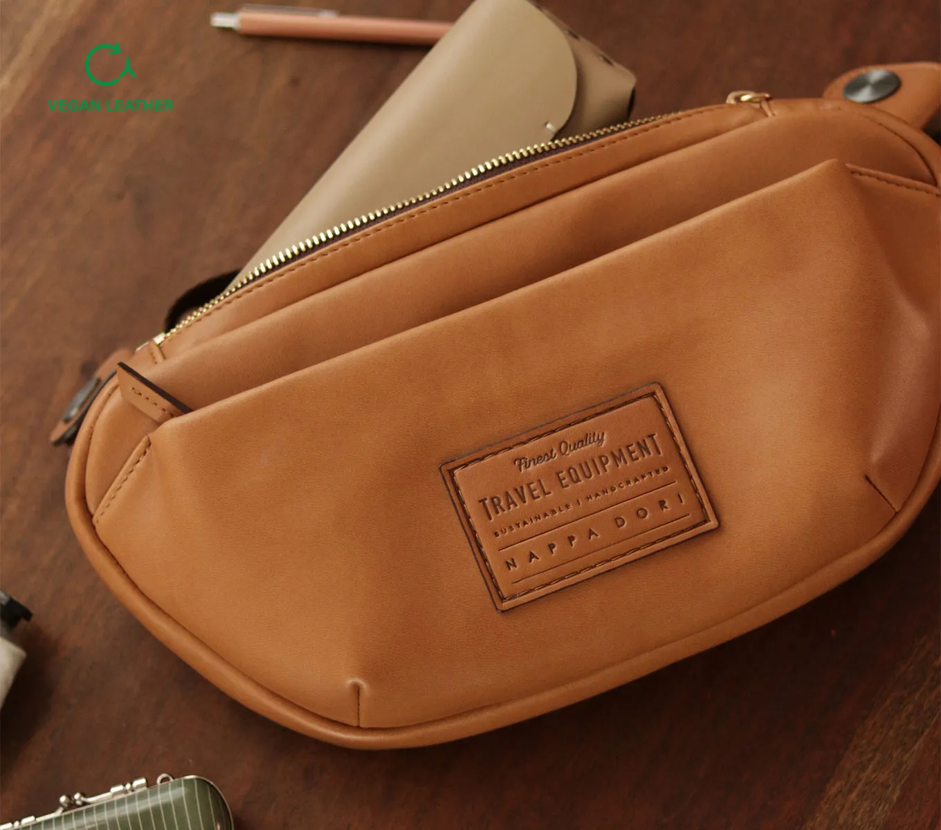 CLAPTON CROSSBODY - APPLE LEATHER