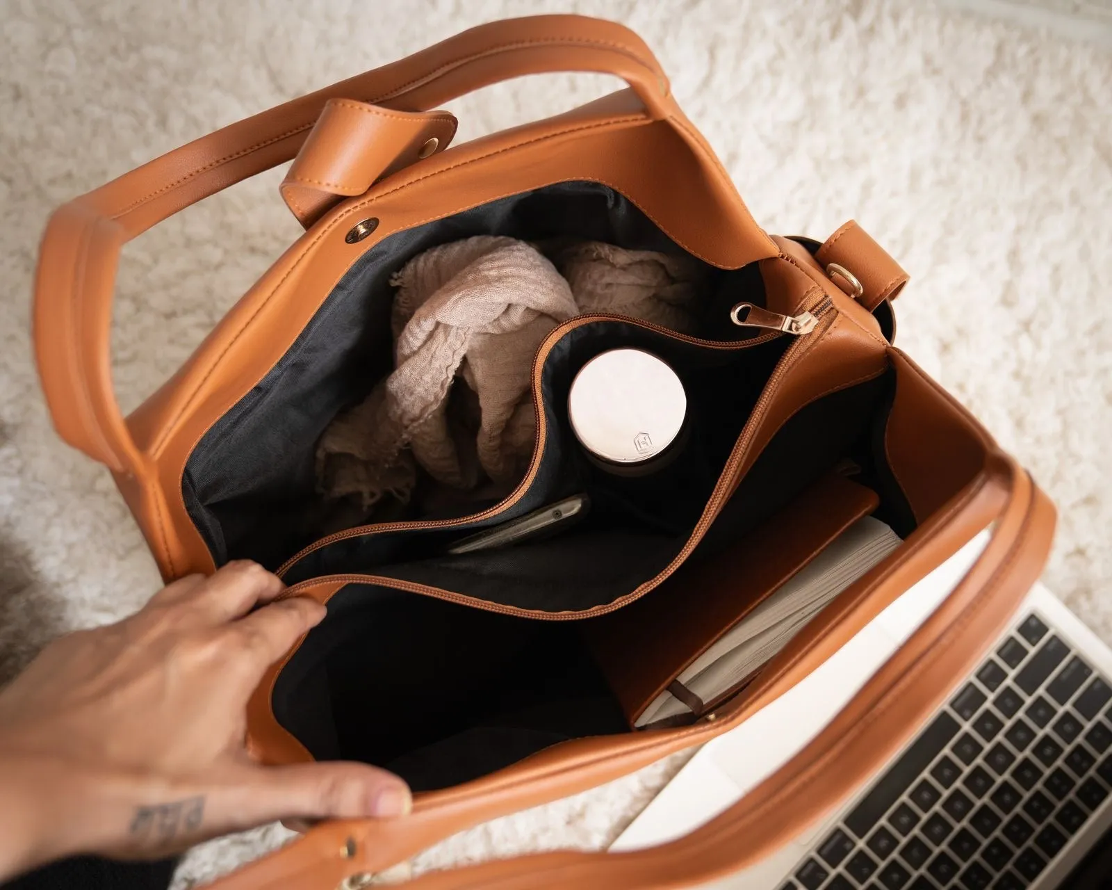 CLASSIC TOTE