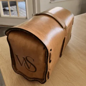 Custom Leather Toiletry Bag – Personalized Travel Gift for Men