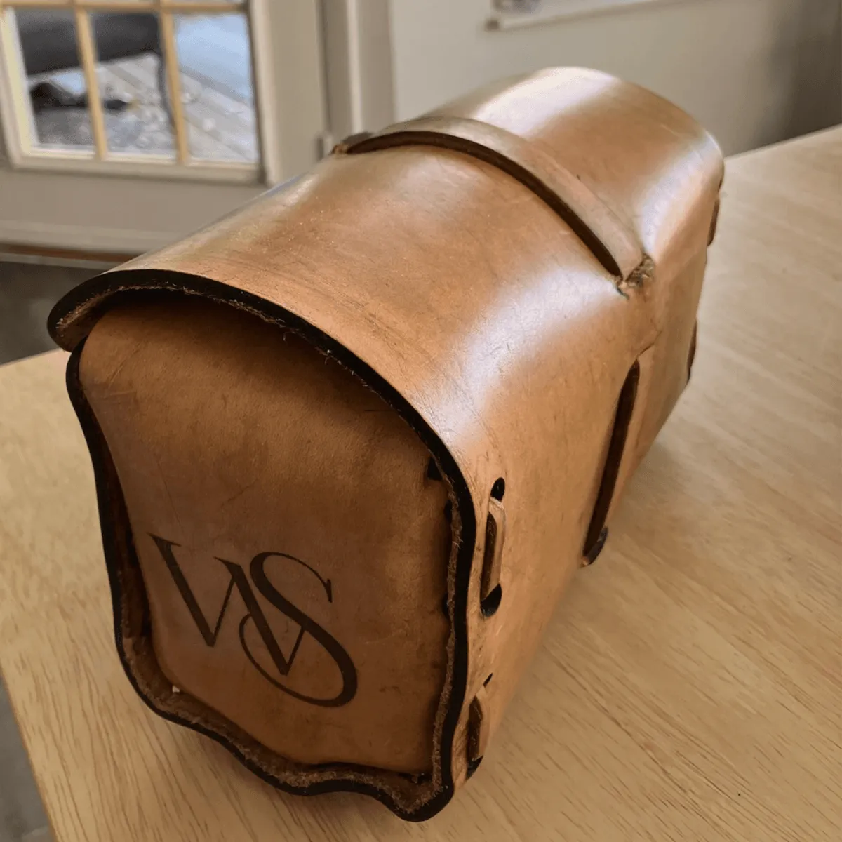 Custom Leather Toiletry Bag – Personalized Travel Gift for Men
