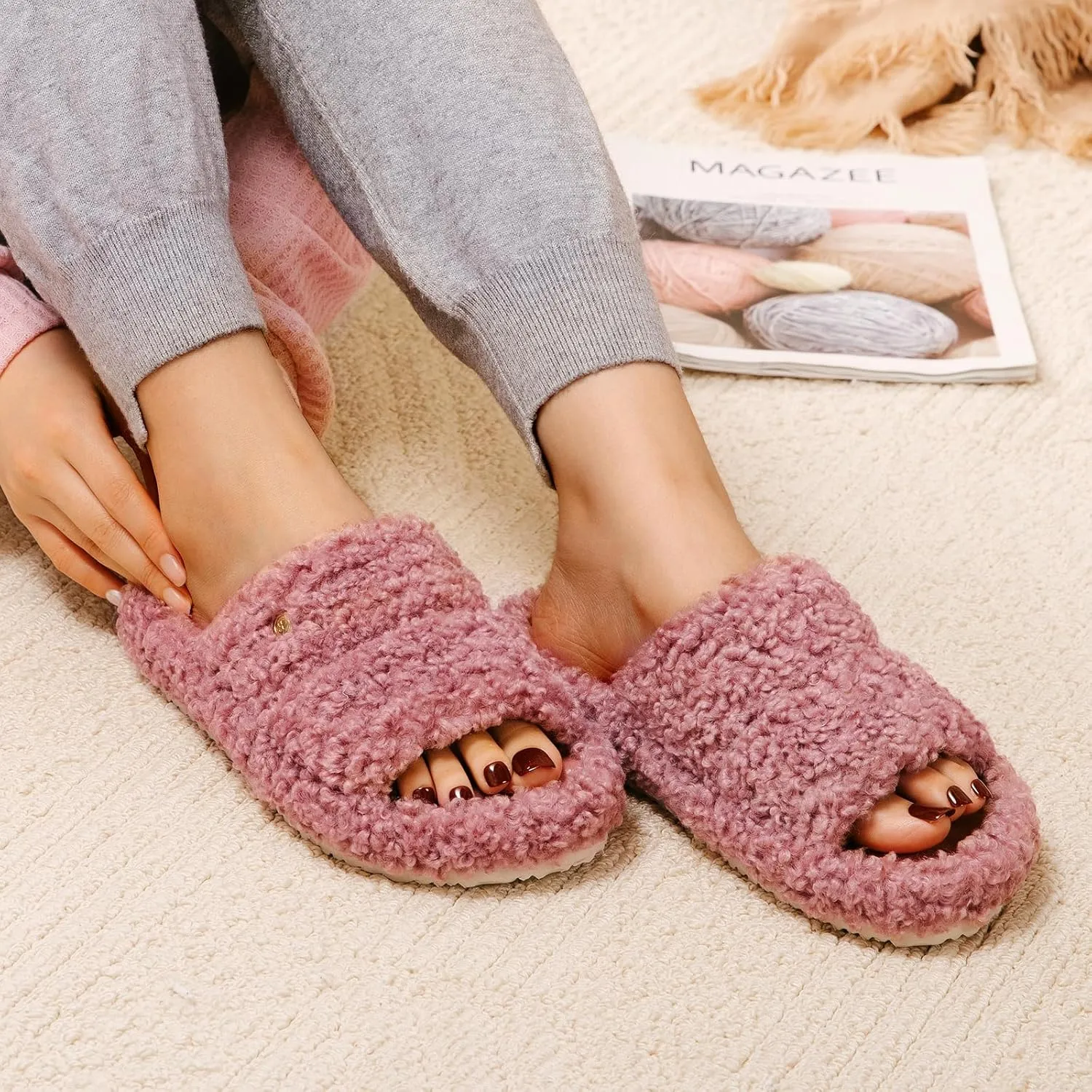 EverFoams Women's Fashionable Open-toe Slippers with Cozy Plush Non-Slip Sole