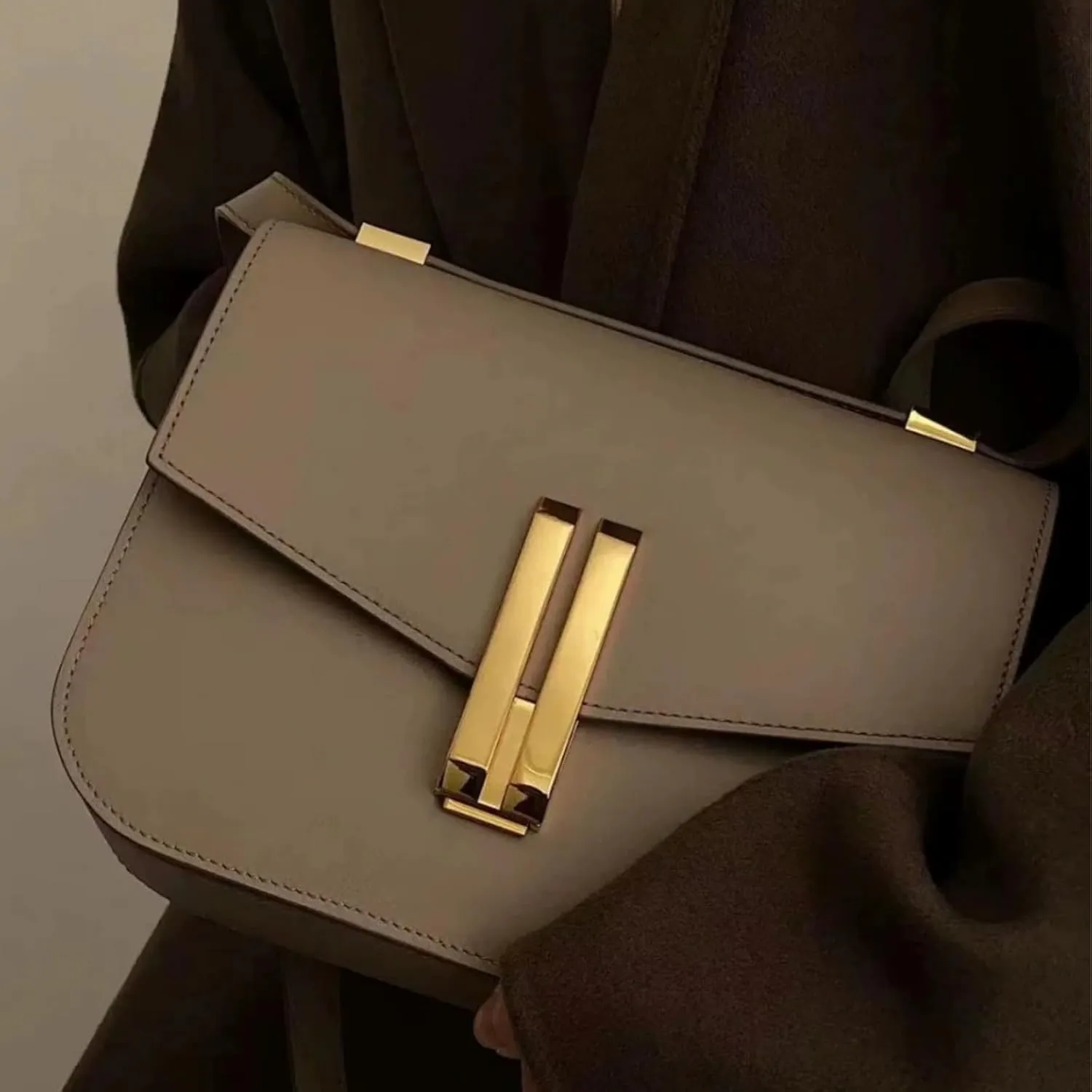 Fashion Classic Leather Shoulder Bag, Small Mini Luxury Crossbody Purse,Lightweight waterproof，with Adjustable Strap