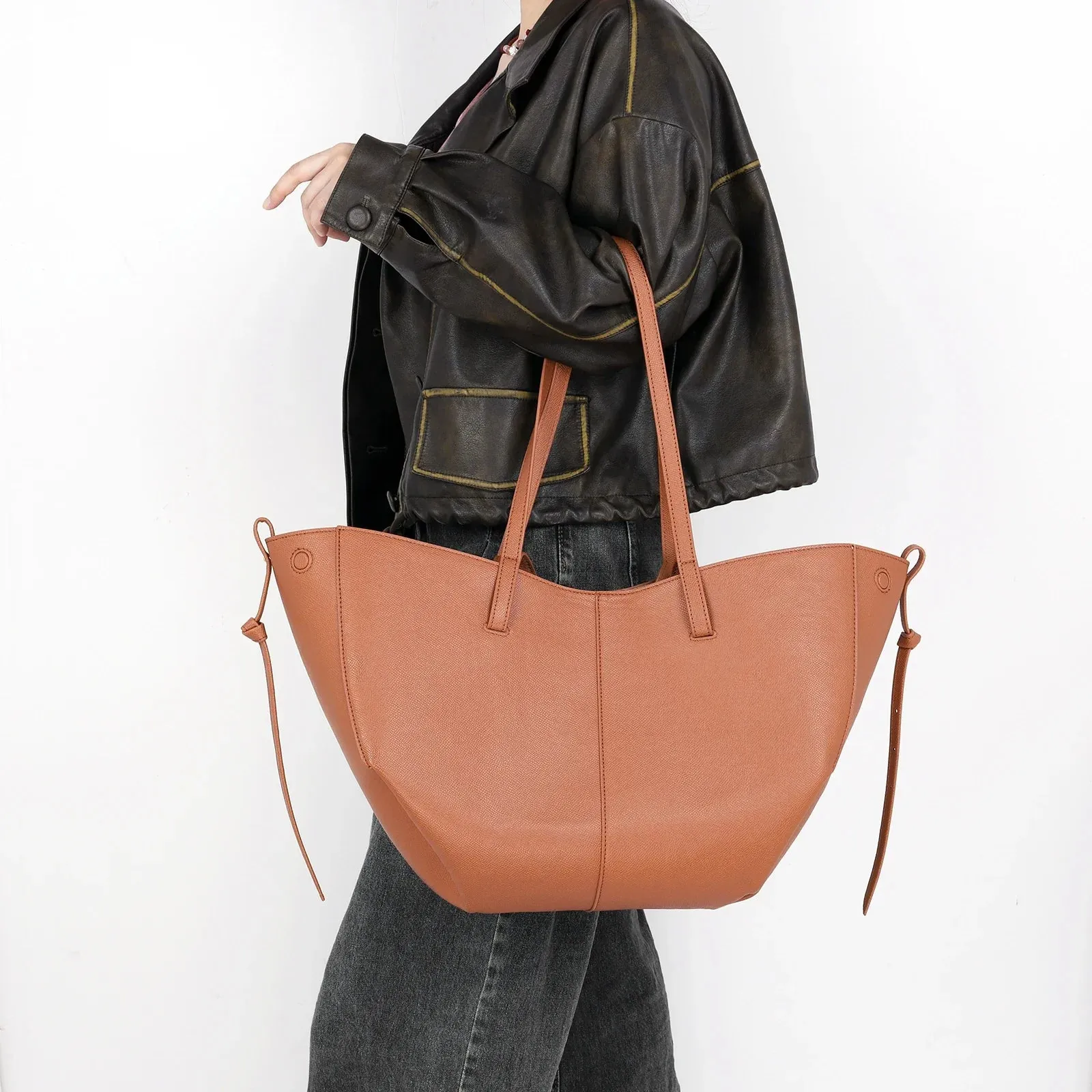 Fashion Tote Handbag With Top Handle PU Solid Large Capacity Crescent Bag Travel Shopping Bag Ladies Luxury Handbag Shoulder Bag