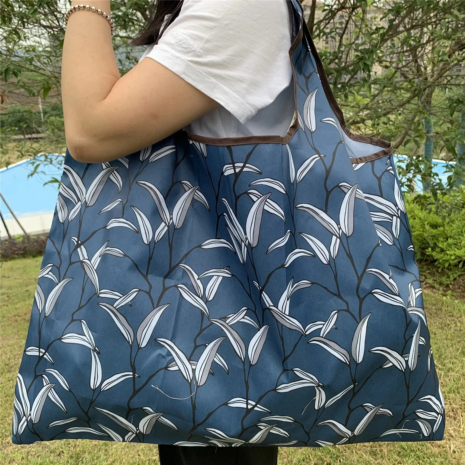 Foldable Reusable Shopping Bags – Large Size, Eco-Friendly Nylon Tote for Women