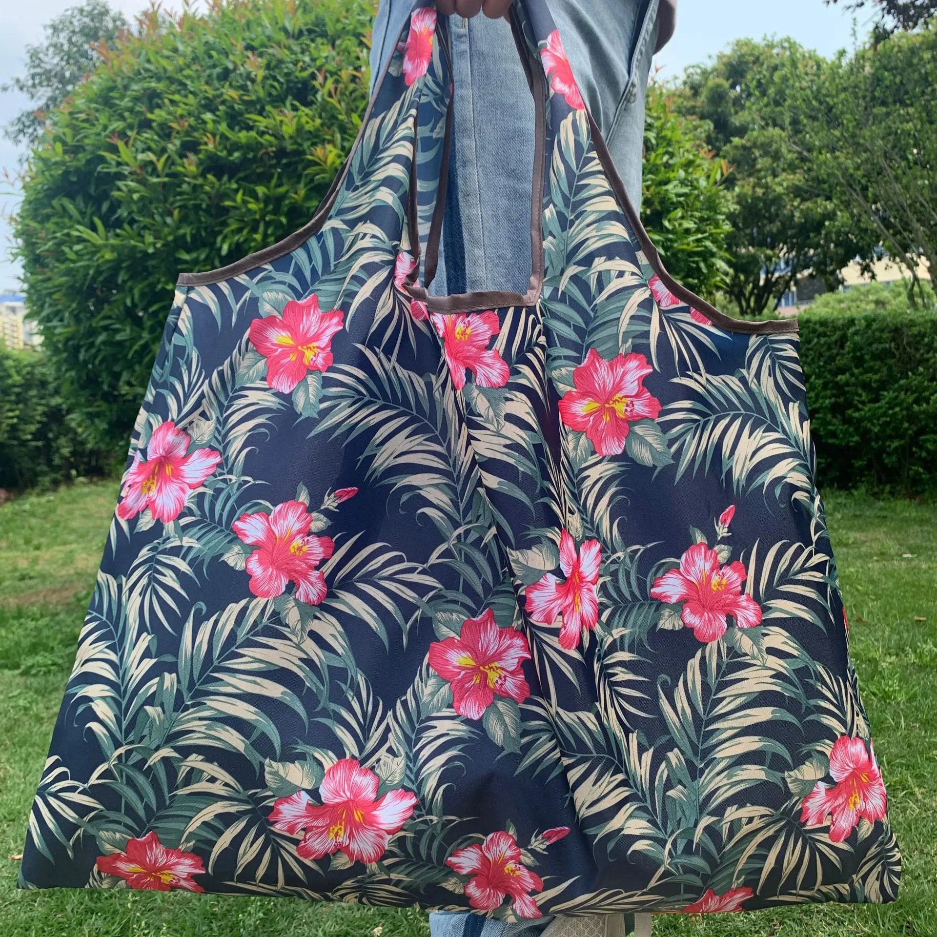 Foldable Reusable Shopping Bags – Large Size, Eco-Friendly Nylon Tote for Women