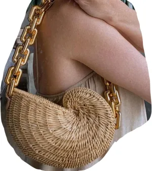 FURINFASHION FEI-1 Straw Woven Bag For Women With Qualited Metal One Shoulder Chain Shell Shaped Rattan Knitted Shoulder Bag Fashionable Conch Shape Small Beach Handbag (One Size, Log color)
