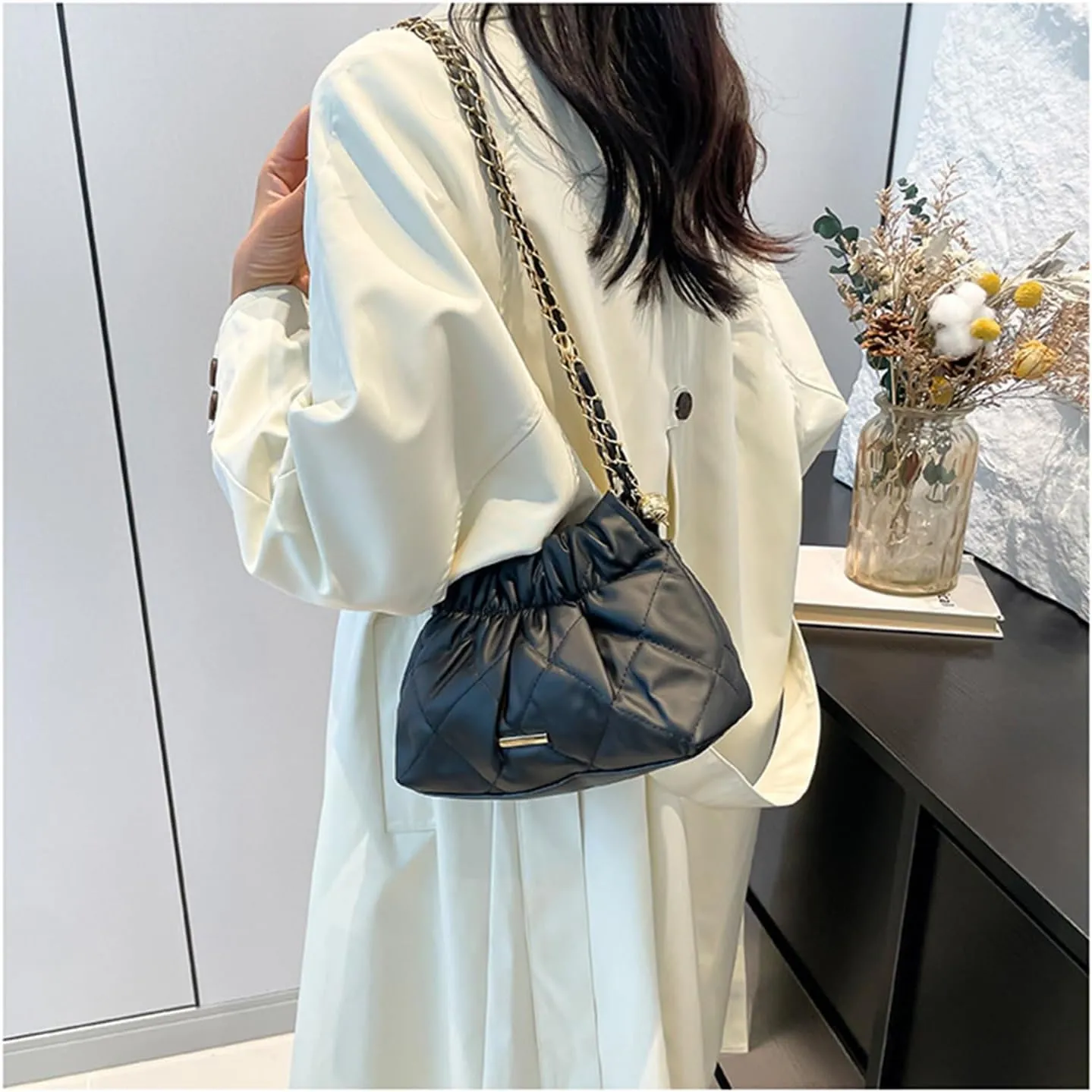 Lady pleated chain shoulder bag bucket bag