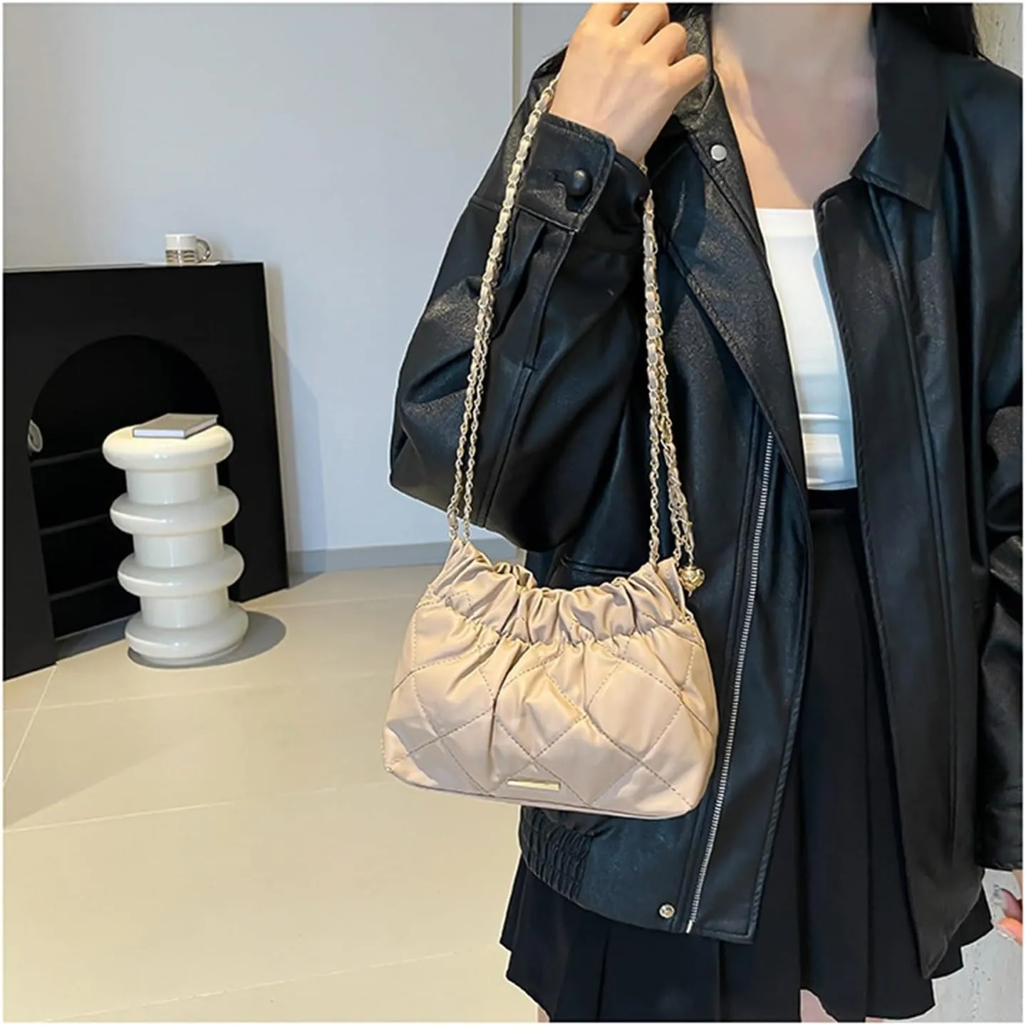 Lady pleated chain shoulder bag bucket bag