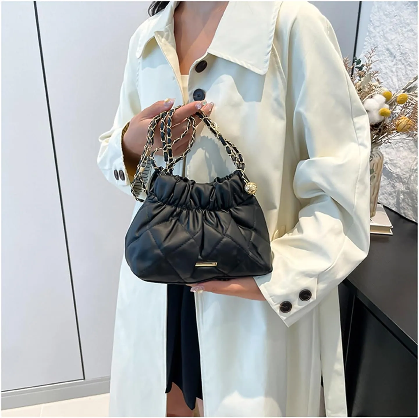 Lady pleated chain shoulder bag bucket bag