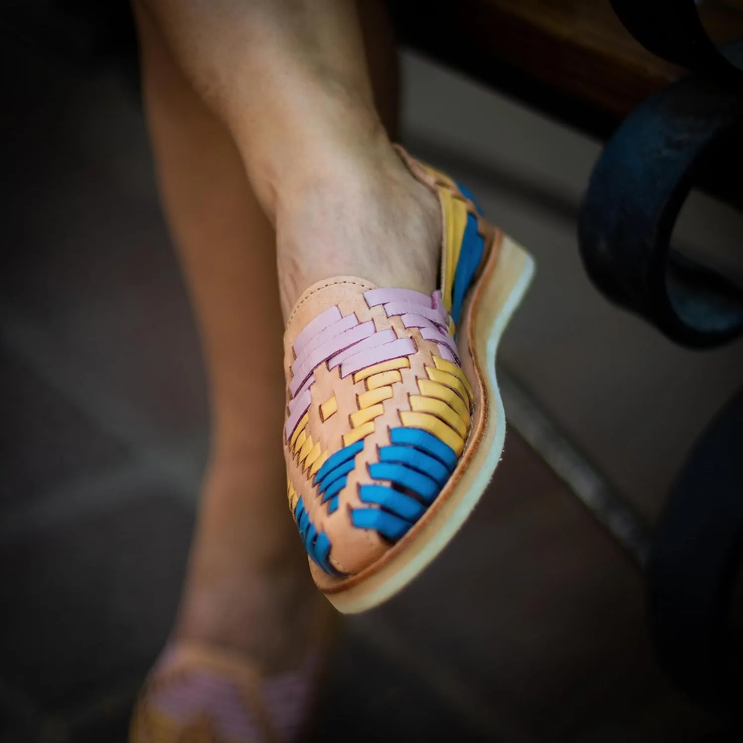 Mexico en la Piel Women's Huarache Sandals - Genuine Leather, Handcrafted Slip-On Flats with Two-Tone Interwoven Design, Lightweight, Comfortable