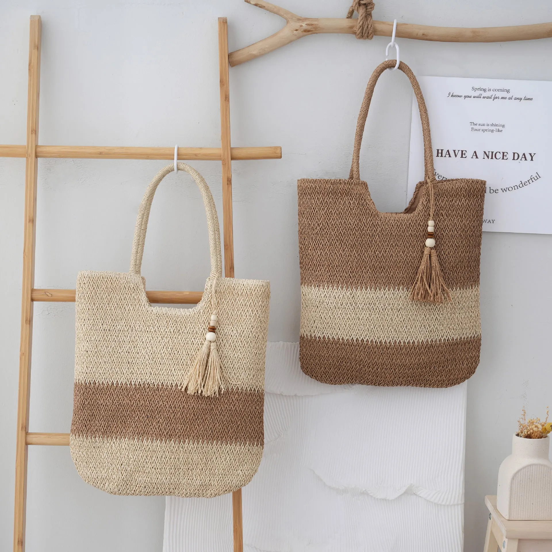 New Chinese-Style Women’s Woven Tote Bag – Tassel Design, Lightweight & Breathable