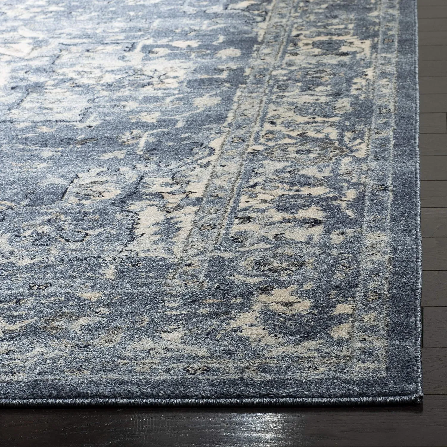 SAFAVIEH Charleston Collection Area Rug - 8' x 10', Navy & Creme, Oriental Distressed Design, Non-Shedding & Easy Care, Ideal for High Traffic Areas in Living Room, Bedroom (CHL411N)
