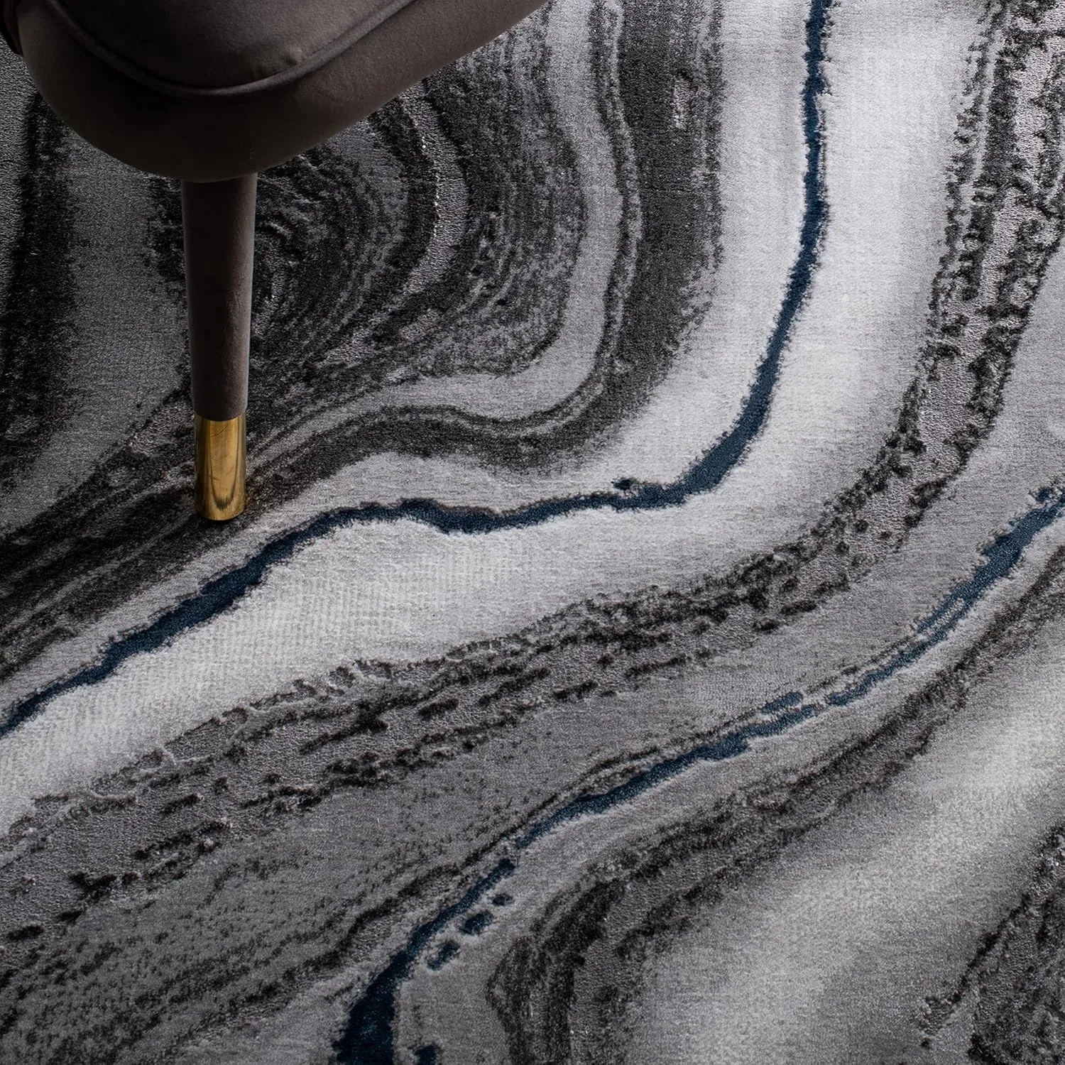SAFAVIEH Craft Collection Area Rug - 6'7" x 9', Grey & Blue, Modern Abstract Design, Non-Shedding & Easy Care, Ideal for High Traffic Areas in Living Room, Bedroom (CFT819N)