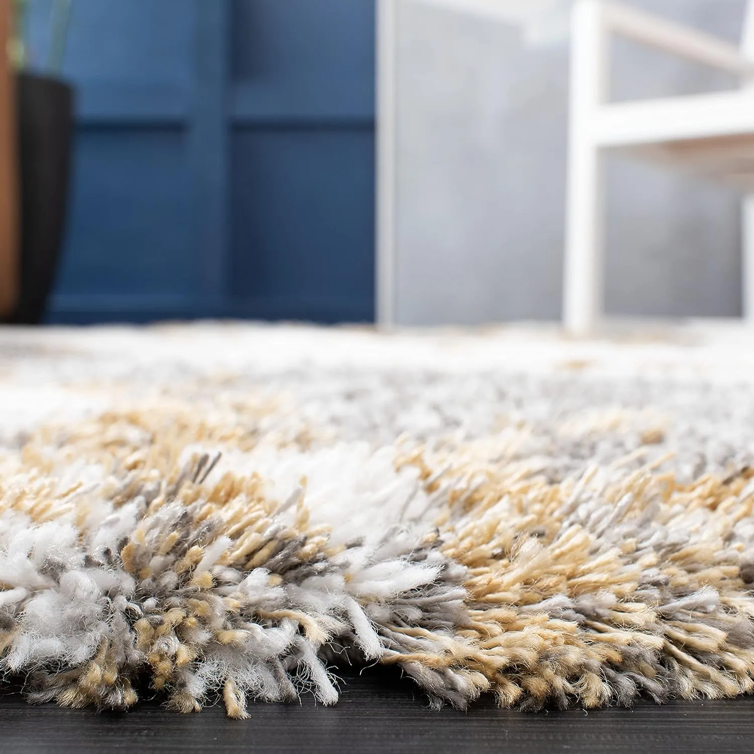 SAFAVIEH Horizon Shag Collection Area Rug - 6' x 9', Grey & Gold, Modern Abstract Design, Non-Shedding & Easy Care, 2.6-inch Thick Ideal for High Traffic Areas in Living Room, Bedroom (HZN890D)