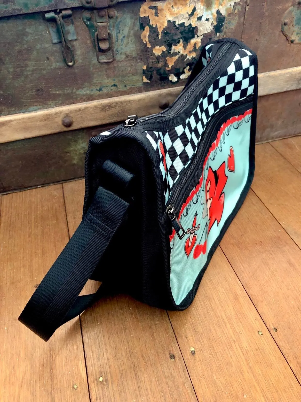 Smokin' Redhead - Crossbody Handbag