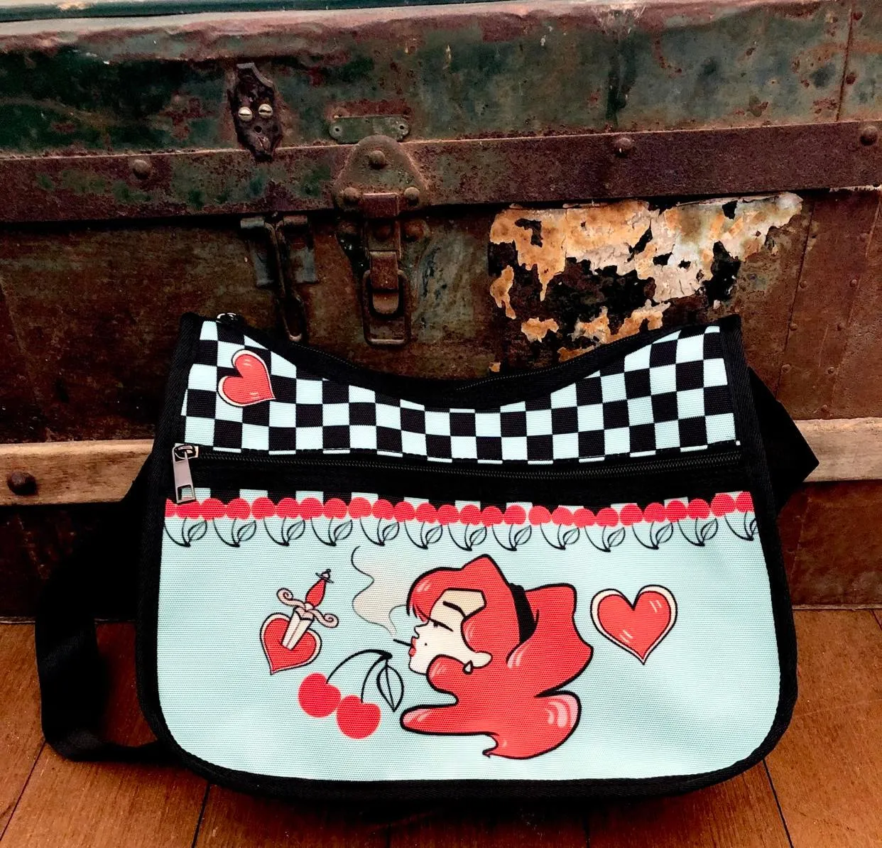 Smokin' Redhead - Crossbody Handbag