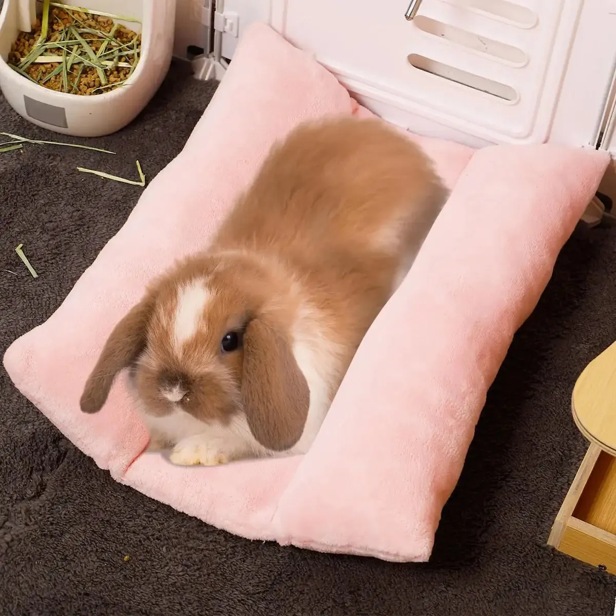 Soft Plush Sleeping Mat for Small Animals – Washable Flannel Bed