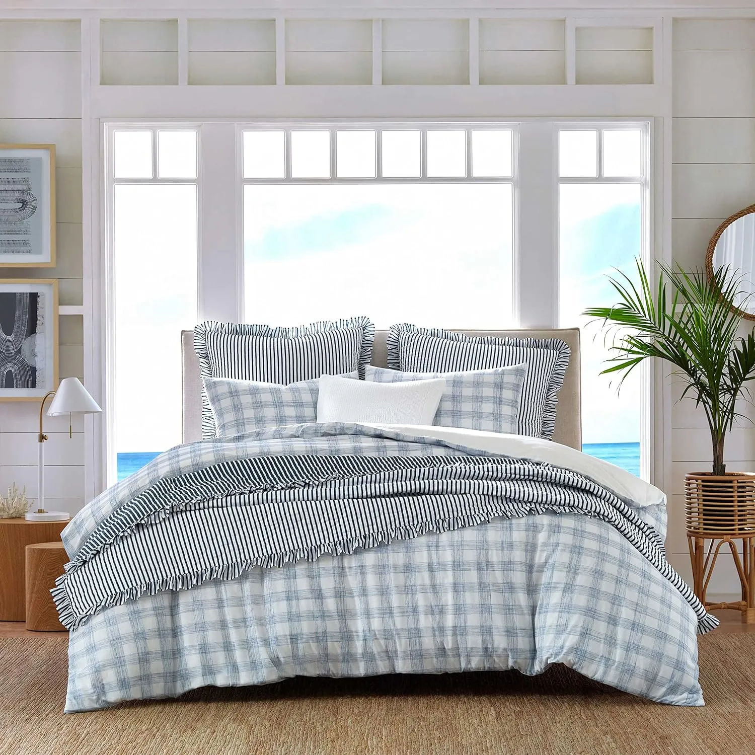 Southern Tide South Shore Blue Quilt - Twin Size Reversible Quilt Bed - Lightweight Bedspread - Machine Washable - Soft Striped Bed Coverlet for All Seasons (Twin, Blue)
