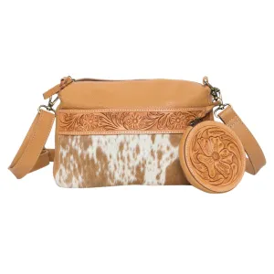 The Design Edge Punata – Tan and White Cowhide Camera Bag with Carving and Coin Purse - AB11