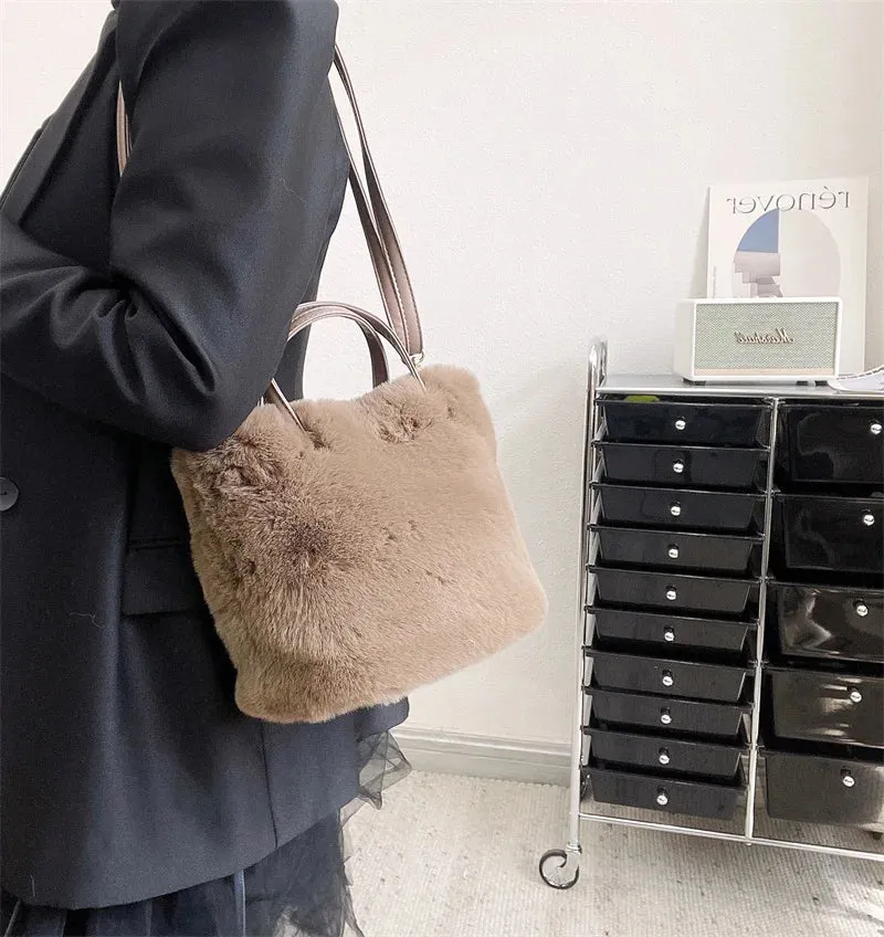 Totes Faux Worldwide shipping Plush Shoulder Fluffy Chic Women Local shipping Bag Party Winter Street Bucket Rabbit Soft Handbags Bag Fashion Stunning Girls Fur
