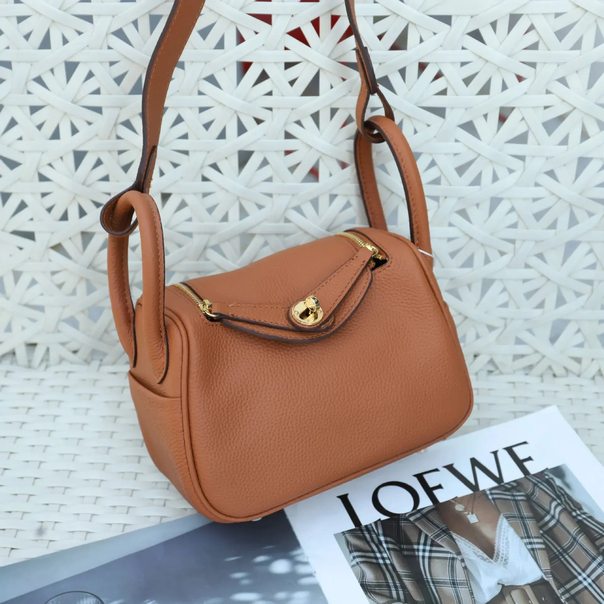 Women's Mini Lindi Crossbody Bag Doctor Style Handbag Soft Top Layer Cowhide Leather Fashionable Lady's Purse